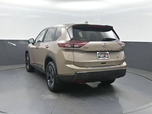 Used 2024 Nissan Rogue SV FWD image 30