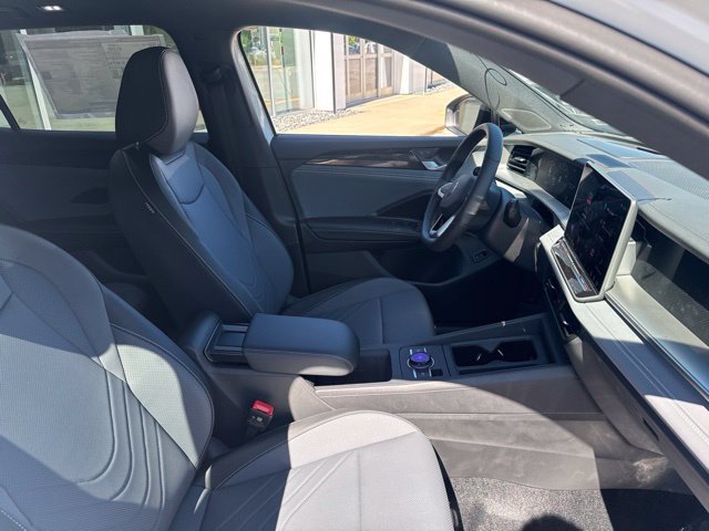 New 2026 Volkswagen Tiguan SE R-Line AWD/4WD image 16