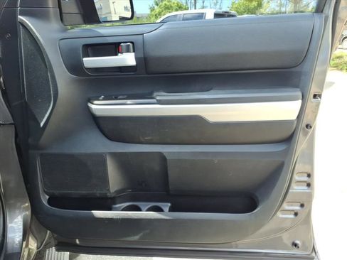 Used 2015 Toyota Tundra SR5 w/ SR5 Upgrade Package image 30