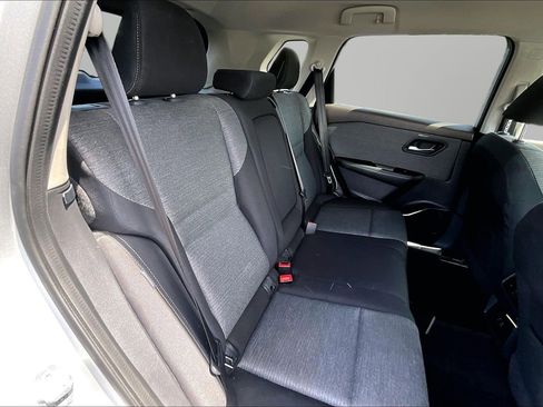 Used 2022 Nissan Rogue SV AWD/4WD image 17