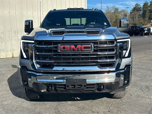 Used 2025 GMC Sierra 2500 SLT w/ SLT Premium Package image 3