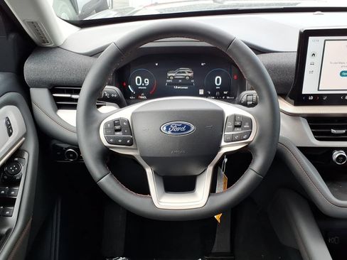 New 2026 Ford Explorer Active w/ Active Comfort Package AWD/4WD image 9
