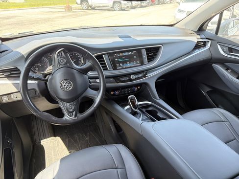 Used 2019 Buick Enclave Essence FWD image 9