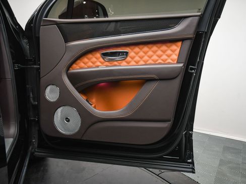 Certified 2022 Bentley Bentayga image 46