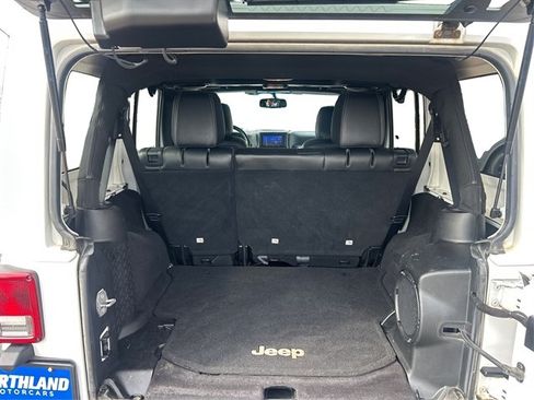 Used 2014 Jeep Wrangler Unlimited Sahara w/ Dual Top Group AWD/4WD image 12