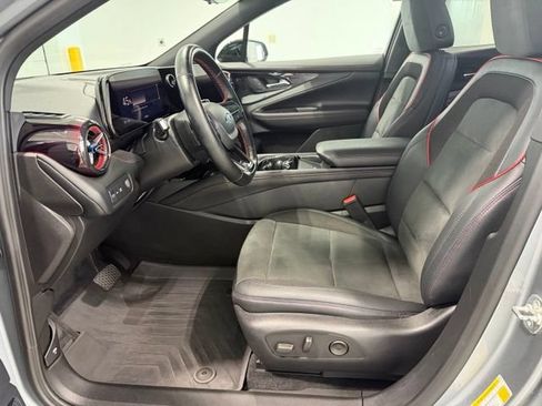 Used 2024 Chevrolet Blazer EV RS AWD/4WD image 10