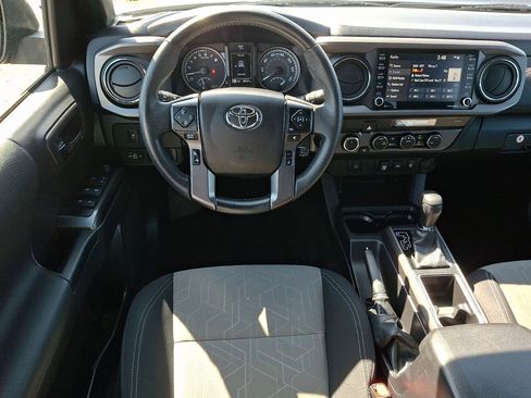 Used 2022 Toyota Tacoma TRD Off-Road AWD/4WD image 22
