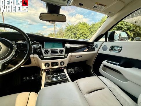 Used 2015 Rolls-Royce Wraith RWD image 21