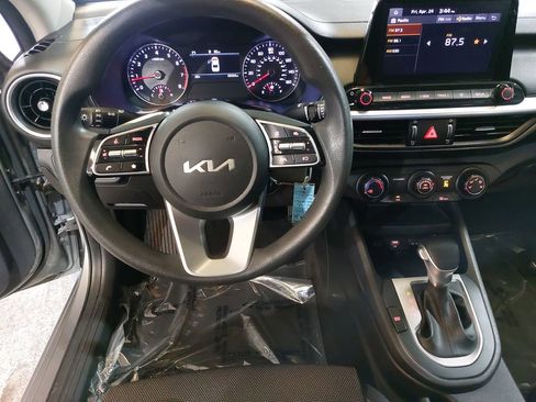 Used 2022 Kia Forte LXS FWD image 17