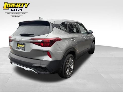 Used 2023 Kia Seltos LX image 7