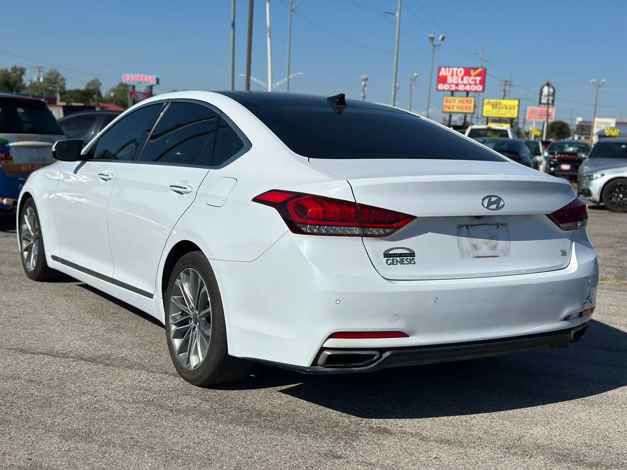 Used 2015 Hyundai Genesis 3.8 w/ Option Group 03 RWD image 8