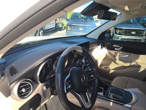 Used 2022 Mercedes-Benz GLC 300 image 11