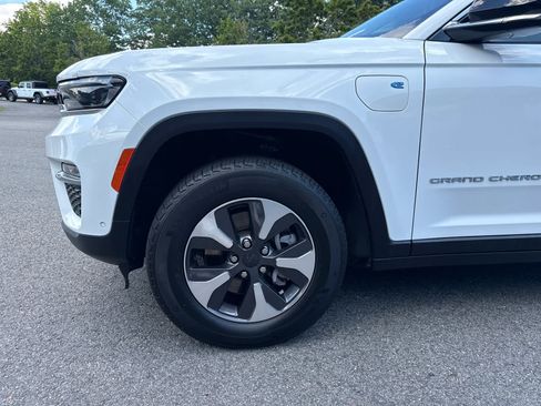 Used 2023 Jeep Grand Cherokee 4WD 4xe w/ Luxury Tech Group II image 11