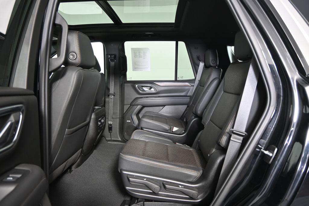 Used 2024 Chevrolet Tahoe High Country AWD/4WD image 19