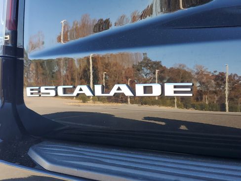 Used 2021 Cadillac Escalade ESV Sport w/ Driver Assist Tech Package image 8