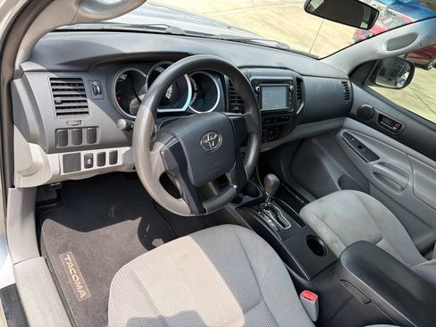 Used 2014 Toyota Tacoma PreRunner RWD image 17