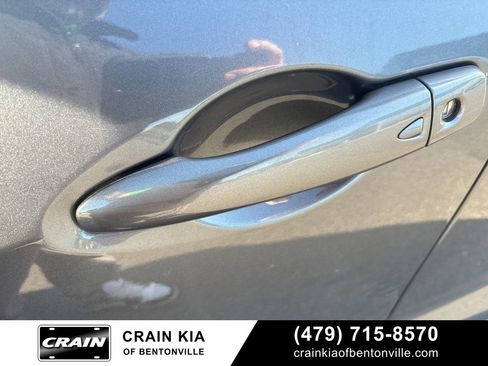 Used 2022 Nissan Kicks SR w/ Premium Package image 9