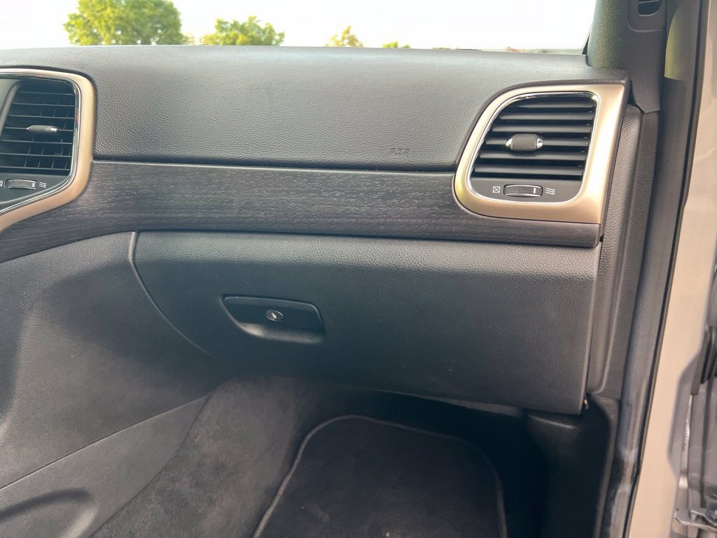 Used 2014 Jeep Grand Cherokee Laredo w/ Quick Order Package 23E RWD image 15