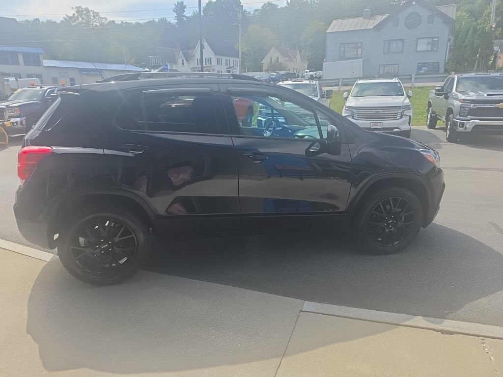 Used 2022 Chevrolet Trax LT w/ Premium Seat Package AWD/4WD image 7