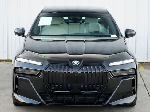 Used 2023 BMW i7 xDrive60 w/ Executive Package 2 image 53