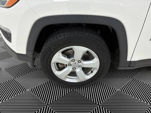 Used 2019 Jeep Compass Latitude w/ Popular Equipment Group AWD/4WD image 9