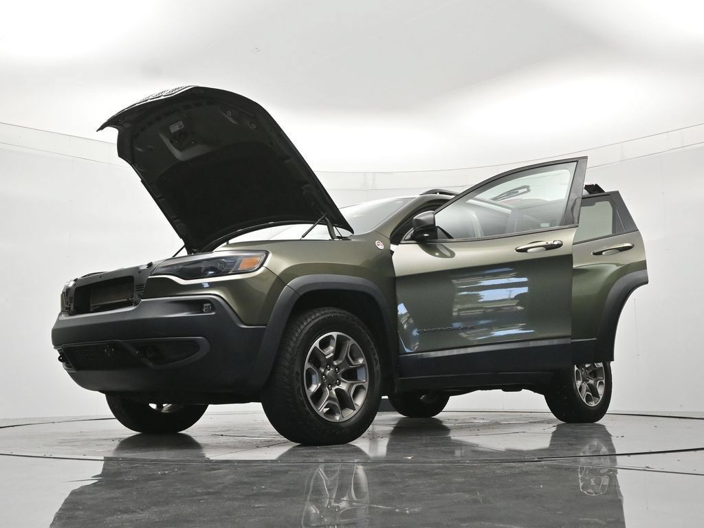 Used 2020 Jeep Cherokee Trailhawk w/ Cold Weather Group AWD/4WD image 48