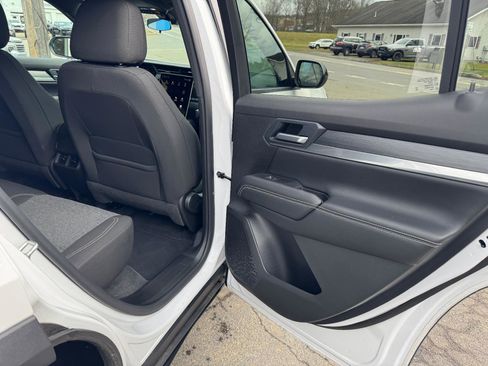 Used 2025 GMC Terrain Elevation image 42