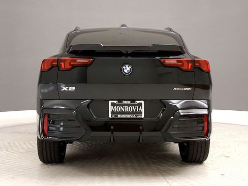 New 2026 BMW X2 xDrive28i w/ Technology Package AWD/4WD image 8