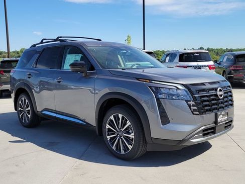 New 2026 Nissan Pathfinder Platinum w/ Cargo Package AWD/4WD image 7