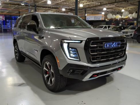 Used 2026 GMC Yukon AT4 Ultimate w/ LPO, Illumination Package AWD/4WD image 5