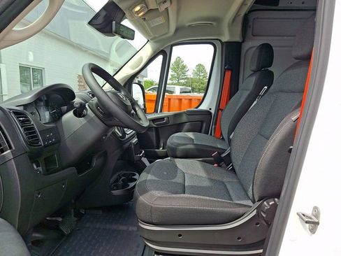 Used 2024 RAM ProMaster 2500 w/ Safety Group FWD image 9