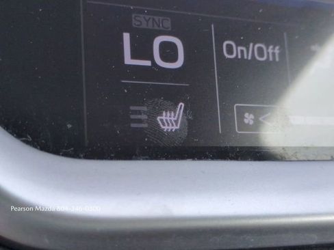 Used 2022 Subaru Outback Premium AWD/4WD image 23