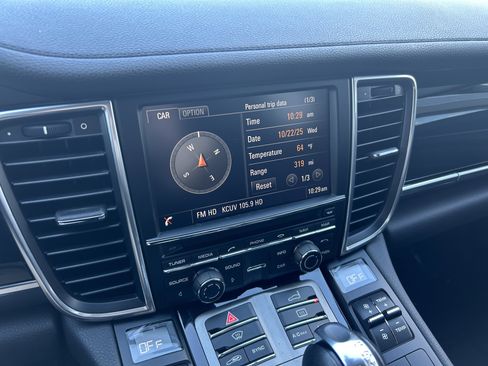 Used 2014 Porsche Panamera 4S image 23