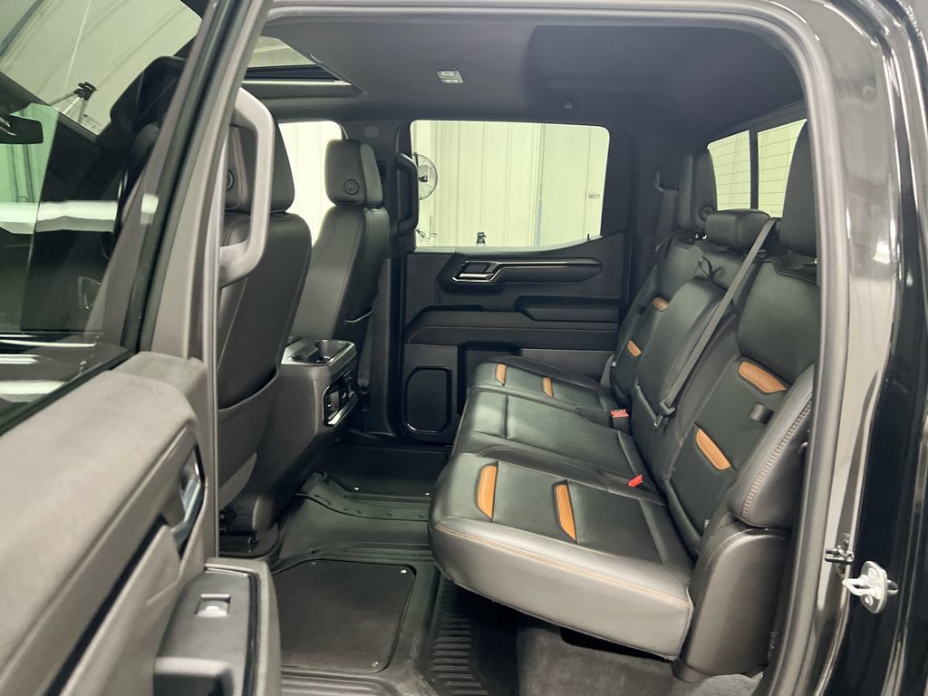 Used 2025 GMC Sierra 1500 AT4 w/ AT4 Preferred Package AWD/4WD image 24