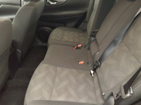 Used 2016 Nissan Rogue SV AWD/4WD image 18