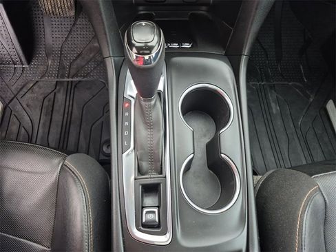 Used 2018 Chevrolet Equinox Premier image 26