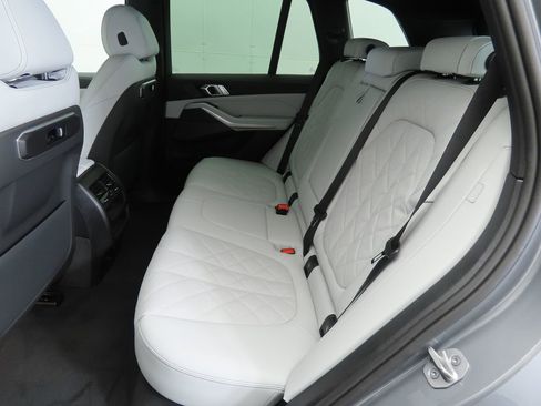 New 2026 BMW X5 sDrive40i w/ Premium Package image 21