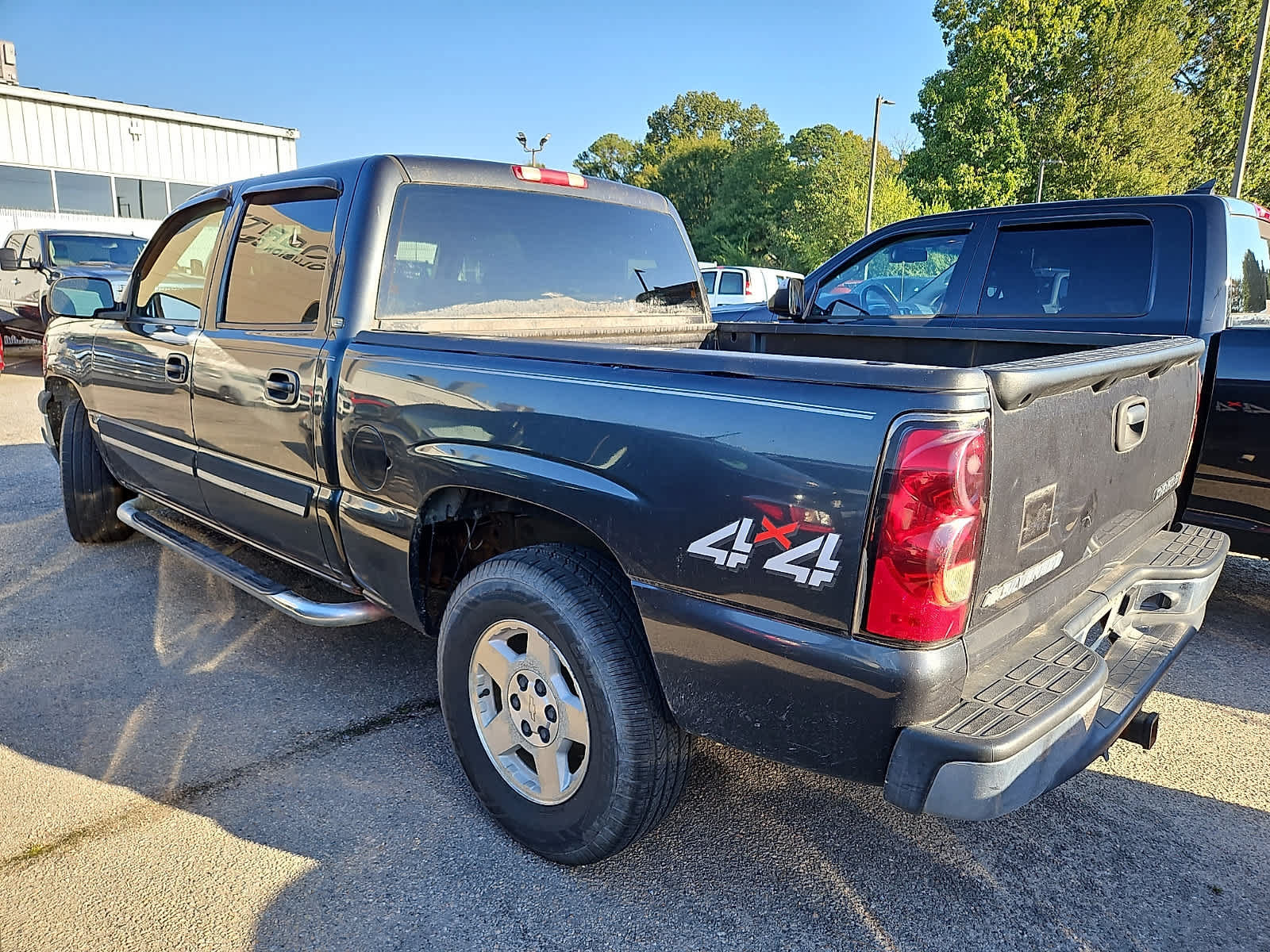 Used 2004 Chevrolet Silverado 1500 LS w/ Skid Plate Package AWD/4WD image 3