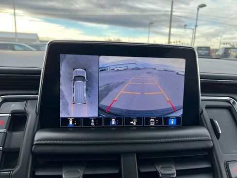 Used 2021 Chevrolet Suburban LT image 18