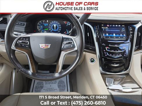 Used 2019 Cadillac Escalade Luxury AWD/4WD image 25