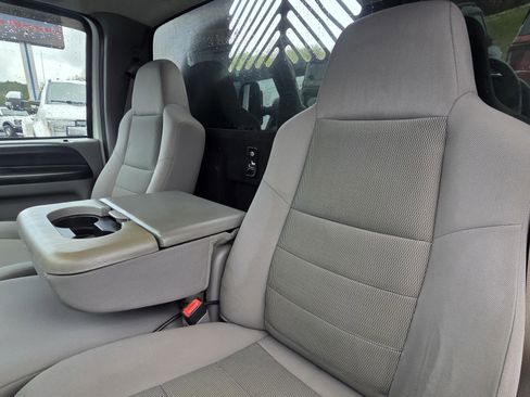 Used 2006 Ford F350 XL image 20