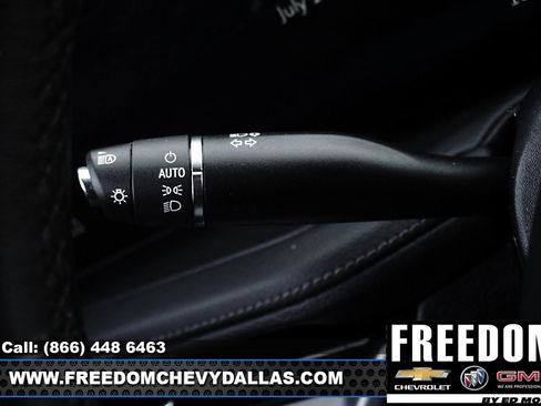 Used 2025 Cadillac XT4 Premium Luxury image 22