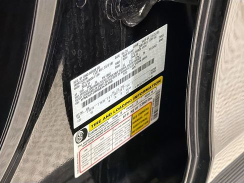 Used 2025 Ford Expedition Active AWD/4WD image 37