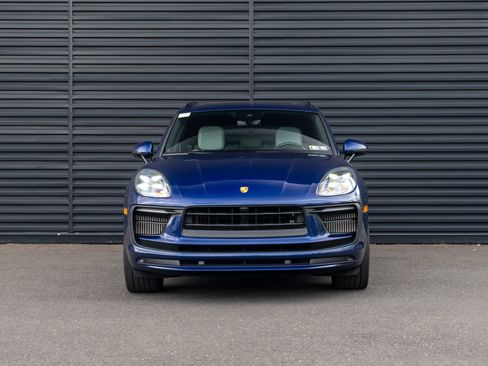 Certified 2022 Porsche Macan S AWD/4WD image 11