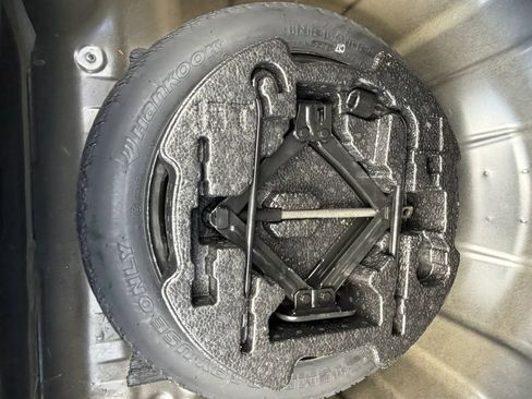 Used 2018 Hyundai Elantra SE w/ Cargo Package FWD image 30