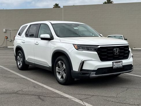 Used 2023 Honda Pilot EX-L image 2