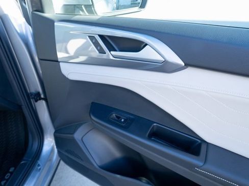 New 2026 Volkswagen Taos SEL image 44