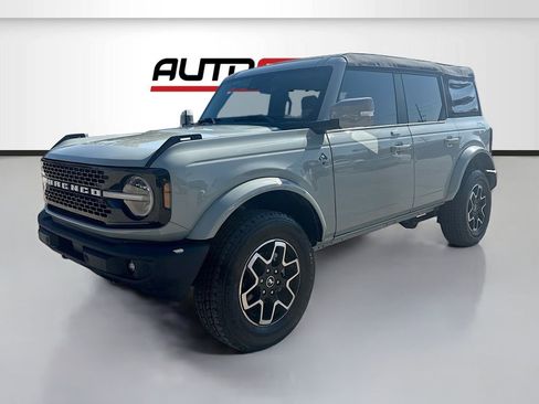 Used 2023 Ford Bronco Outer Banks image 3