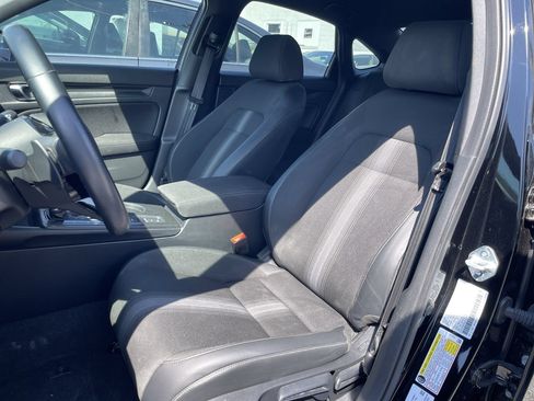 Used 2025 Honda Civic Sport image 4