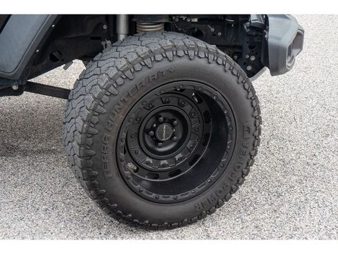 Used 2021 Jeep Gladiator Mojave w/ Cold Weather Group AWD/4WD image 31